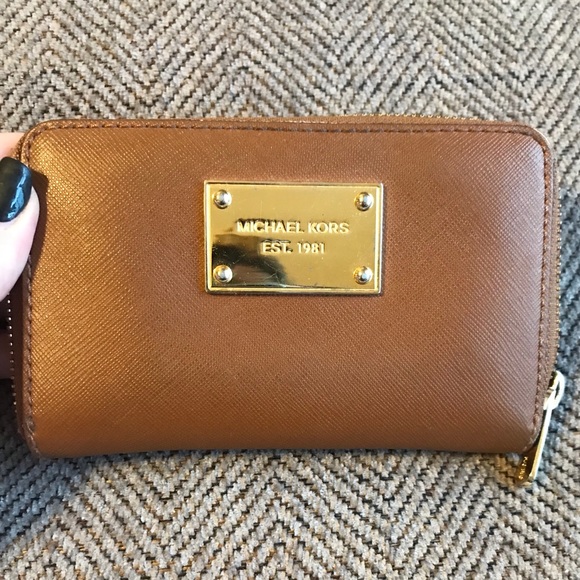 {Michael Kors} handbag and matching wallet - Picture 7 of 8